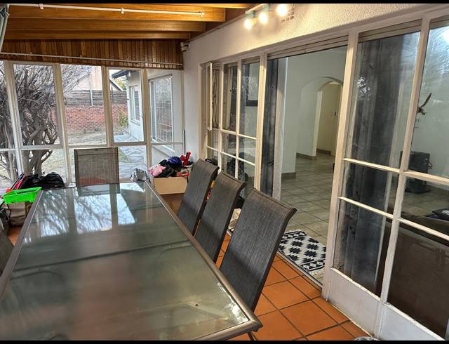 3 BEDROOM HOUSE TO LET IN OLIVEDALE